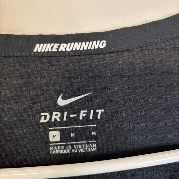 Nike Men’s Gray and Black Tank Top - Picture 5 of 7